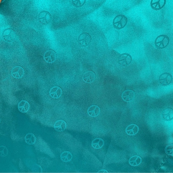 More than Magic Vintage Peace Sign Print Short Button Down Pajama Set XS - Picture 9 of 10